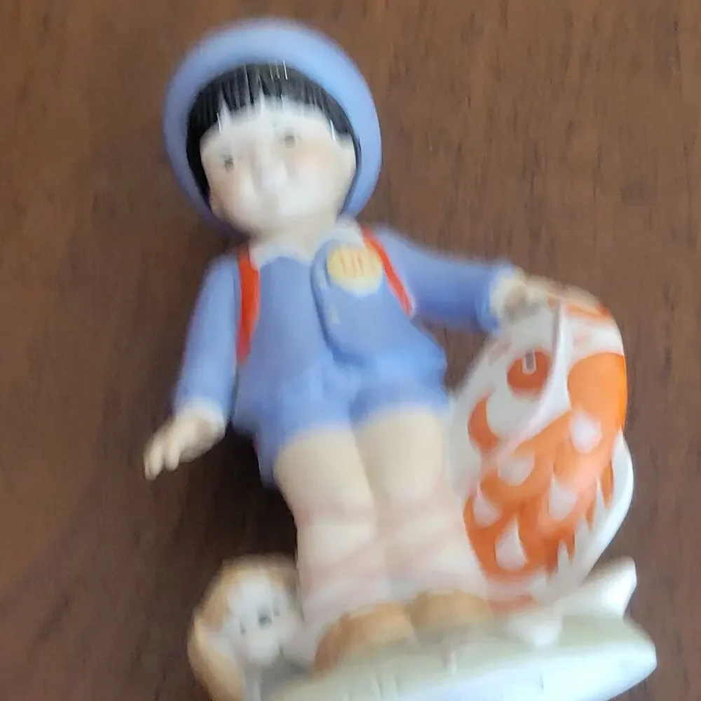 Vintage The United Nations UN Children Taro from Japan 1978 Porcelain